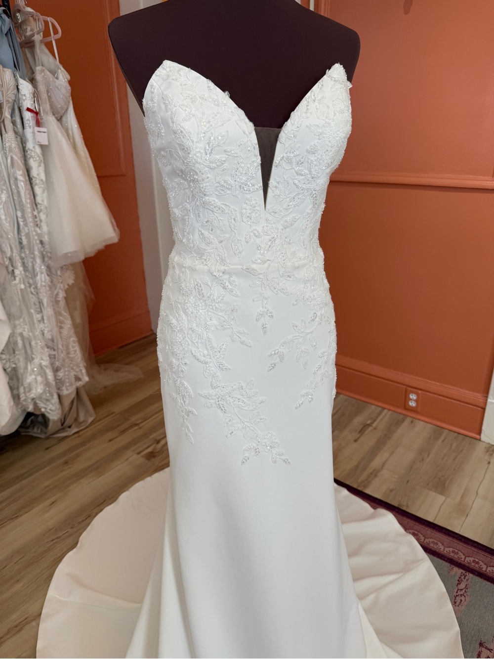 Isdora- Justin Alexander - Picture 2 of 5